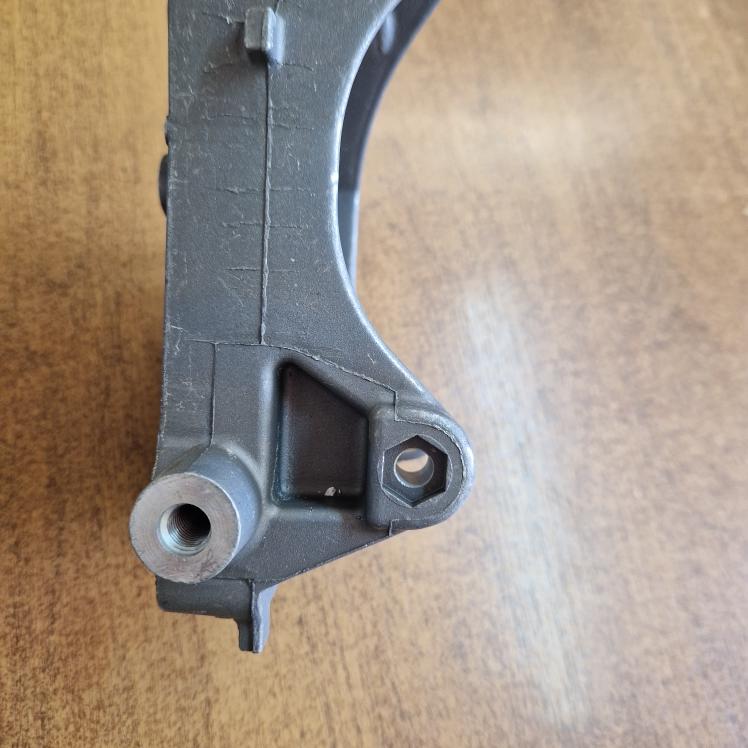 21900-1041034-10 Кронштейн генератора нового образца