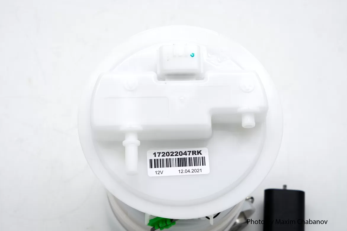 172022047R Бензонасос Largus в сборе