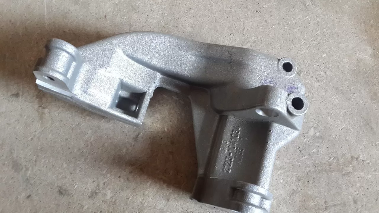 21230-1041034 Кронштейн генератора